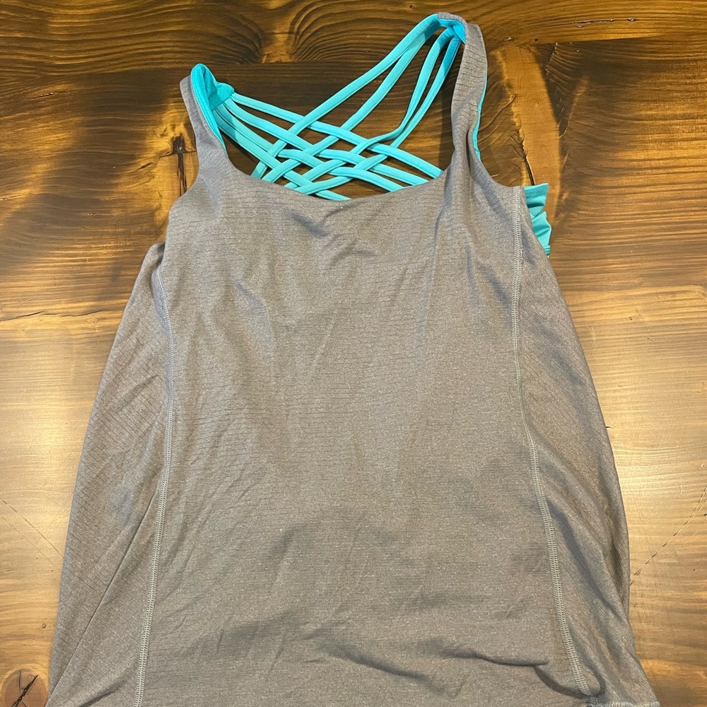 Lululemon tank with built in bra